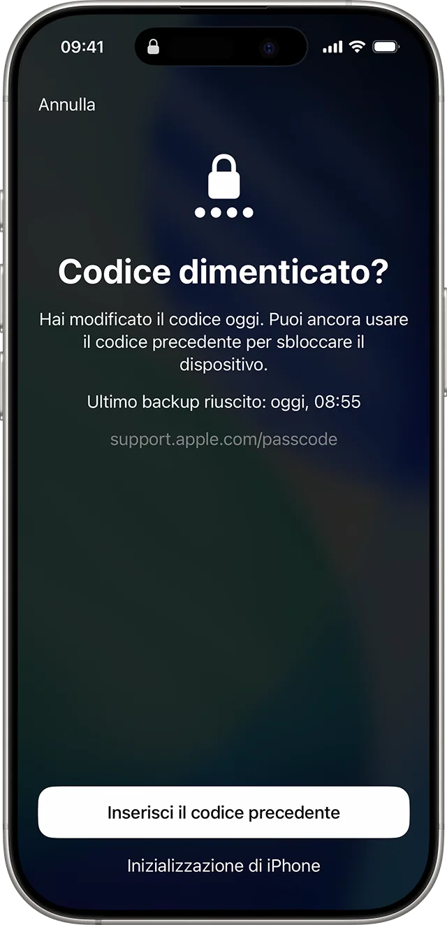Schermata Codice dimenticato? con il pulsante Inserisci il codice precedente e, sotto, Inizializzazione di iPhone.