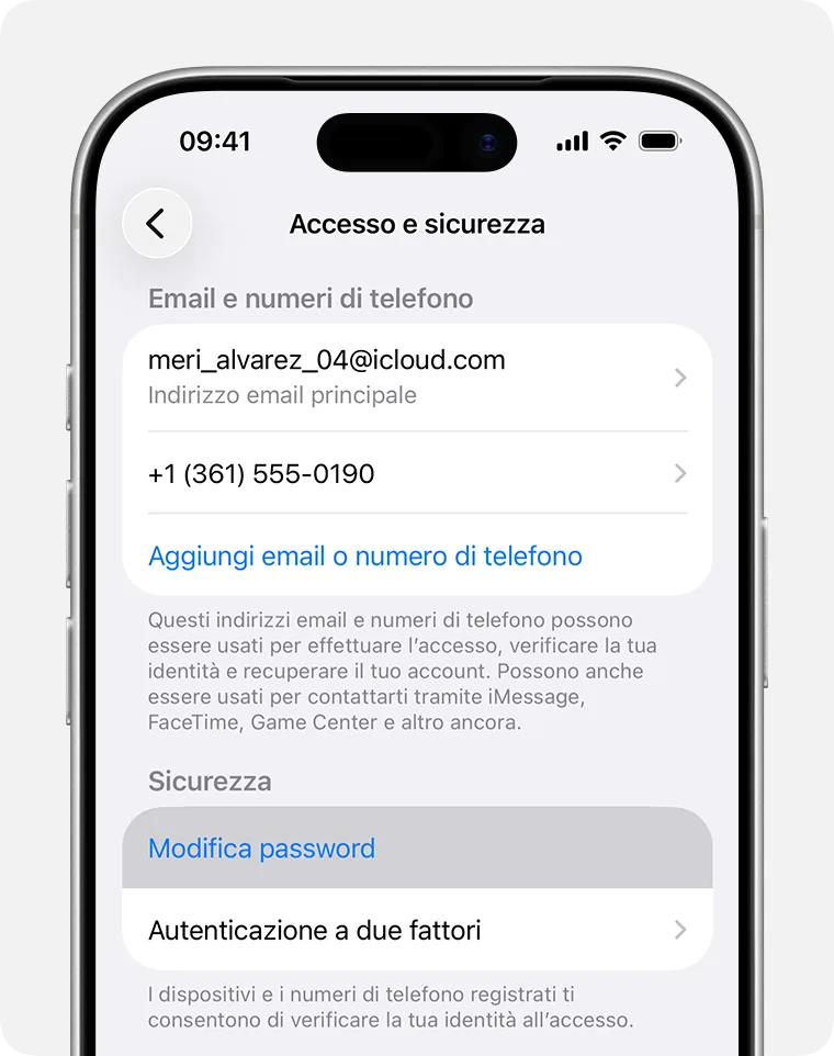 iPhone, Impostazioni, Accesso e sicurezza: sotto la sezione Sicurezza la voce Modifica password, evidenziata (dati di esempio di Apple)
